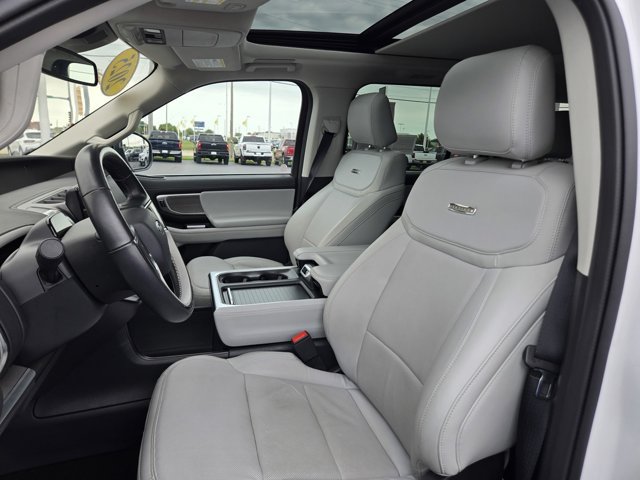 Certified 2025 Ford Expedition Max Platinum w/ Driver's Package AWD/4WD image 25