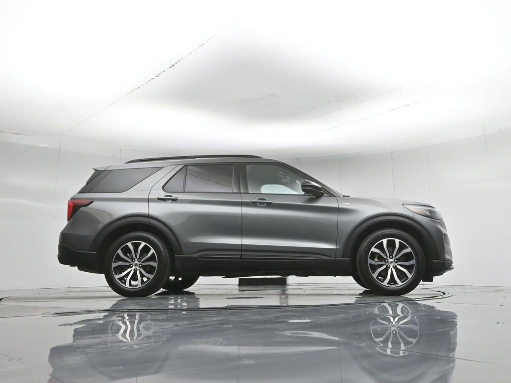 Certified 2025 Ford Explorer ST-Line RWD image 53