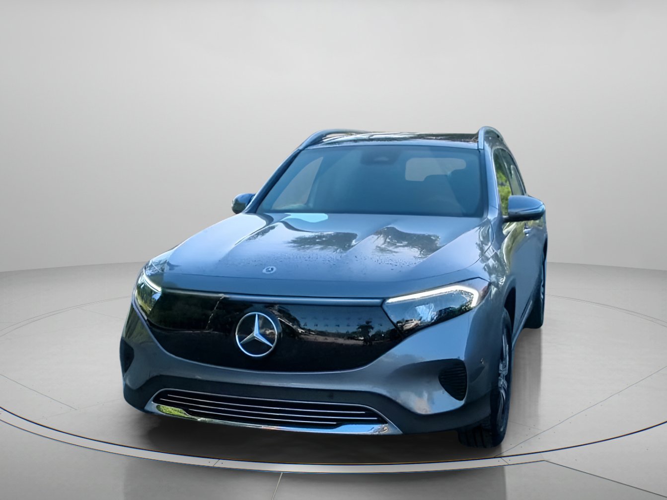 Used 2025 Mercedes-Benz EQB 300 4MATIC image 10