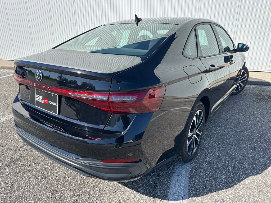Used 2025 Volkswagen Jetta Sport FWD image 7