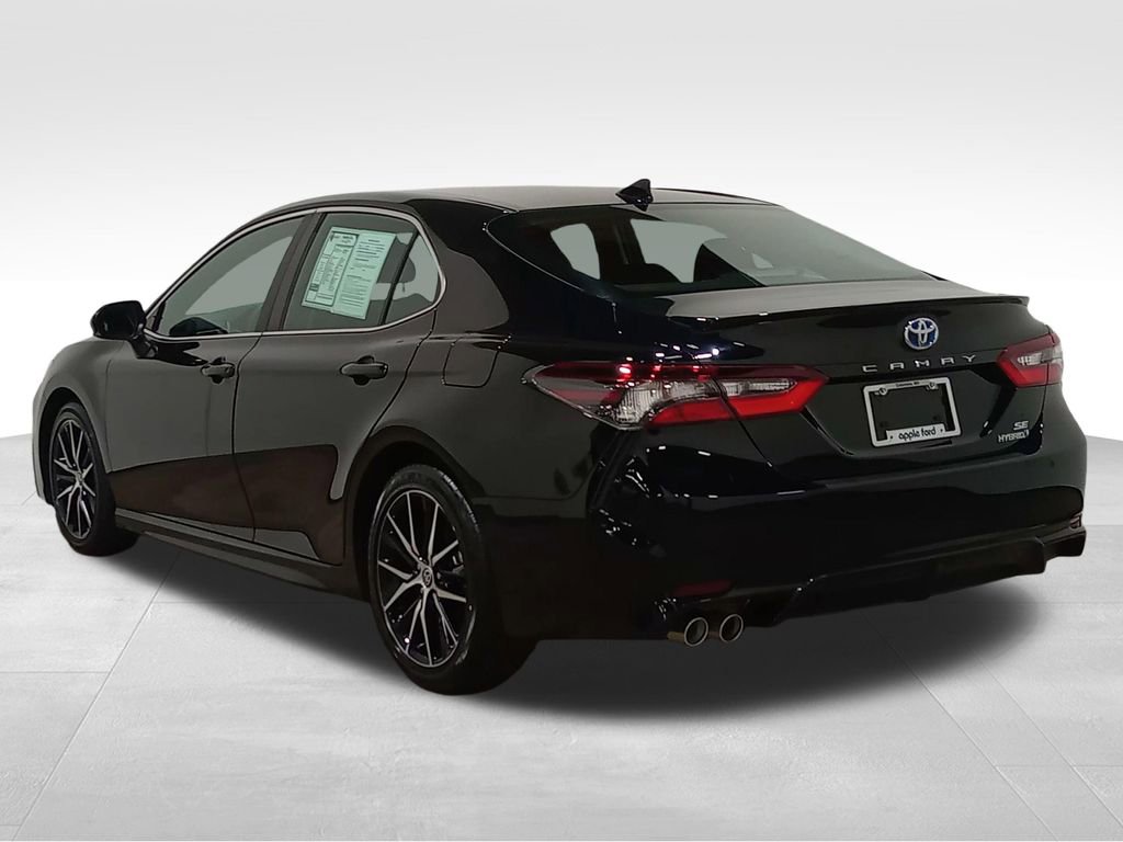 Used 2022 Toyota Camry SE w/ Cold Weather Package FWD image 7