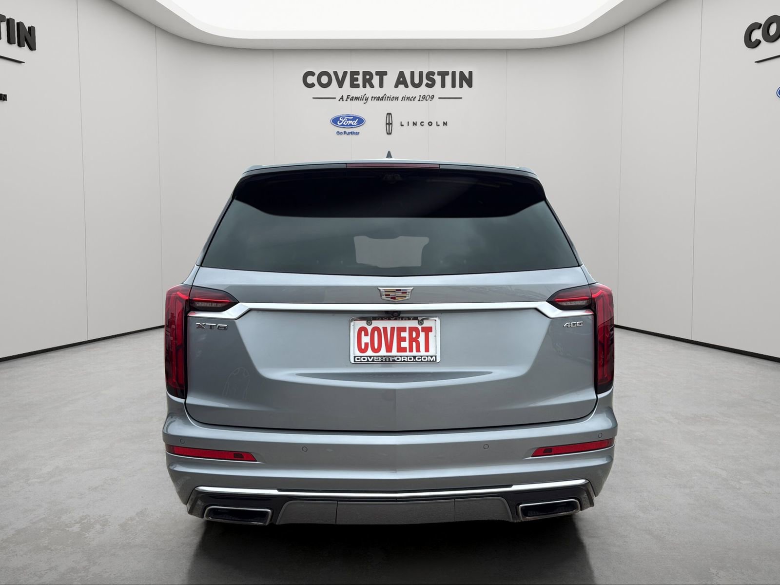 Used 2023 Cadillac XT6 Premium Luxury w/ Technology Package FWD image 4