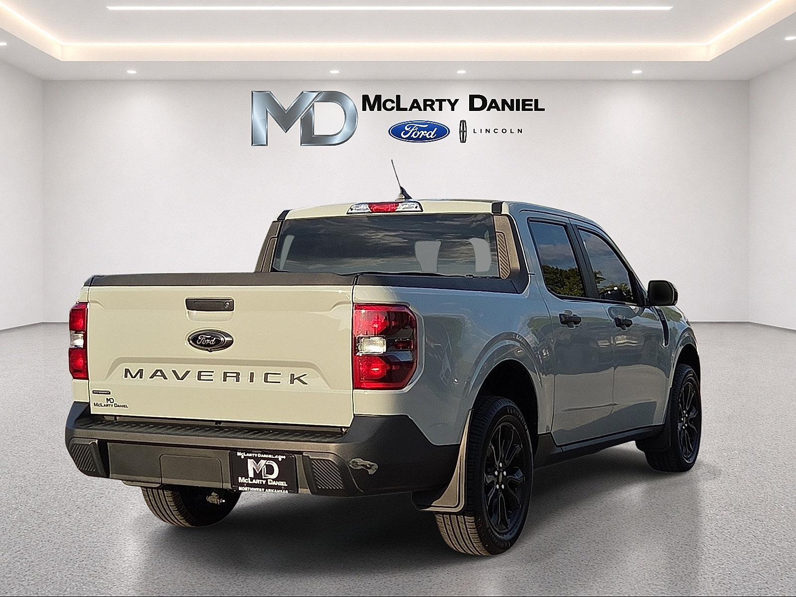 Certified 2023 Ford Maverick XLT w/ Black Appearance Package FWD image 5