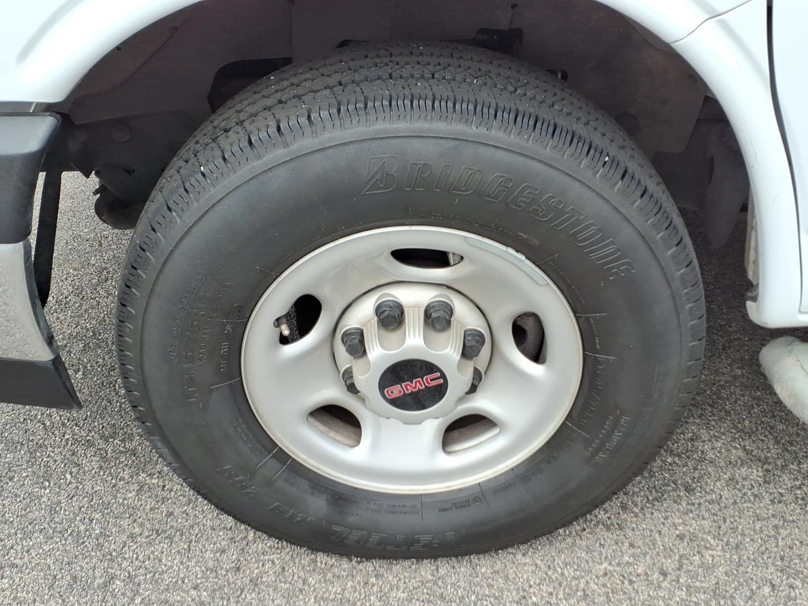 Used 2024 GMC Savana 2500 w/ Driver Convenience Package RWD image 9