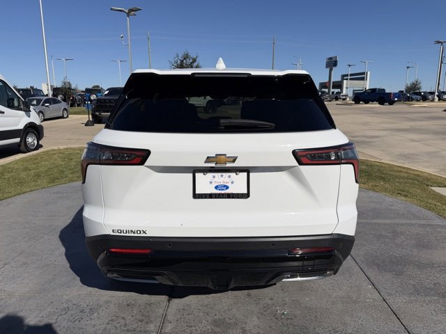 Used 2025 Chevrolet Equinox LT image 2