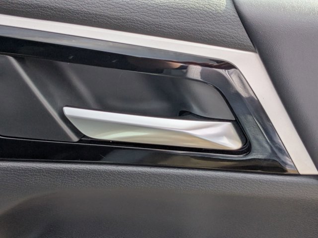 Used 2023 Mitsubishi Outlander SE image 36