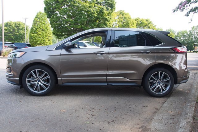 Certified 2019 Ford Edge Titanium w/ Equipment Group 301A AWD/4WD image 4
