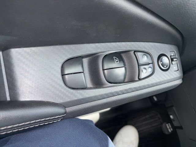 Used 2025 Nissan Altima 2.5 SV FWD image 22