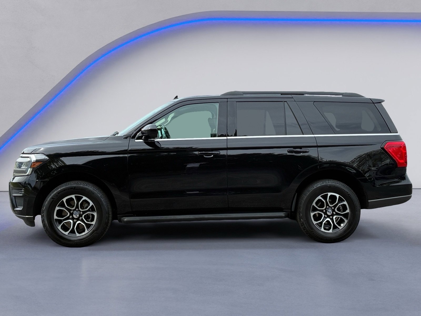 Certified 2024 Ford Expedition XLT RWD image 8