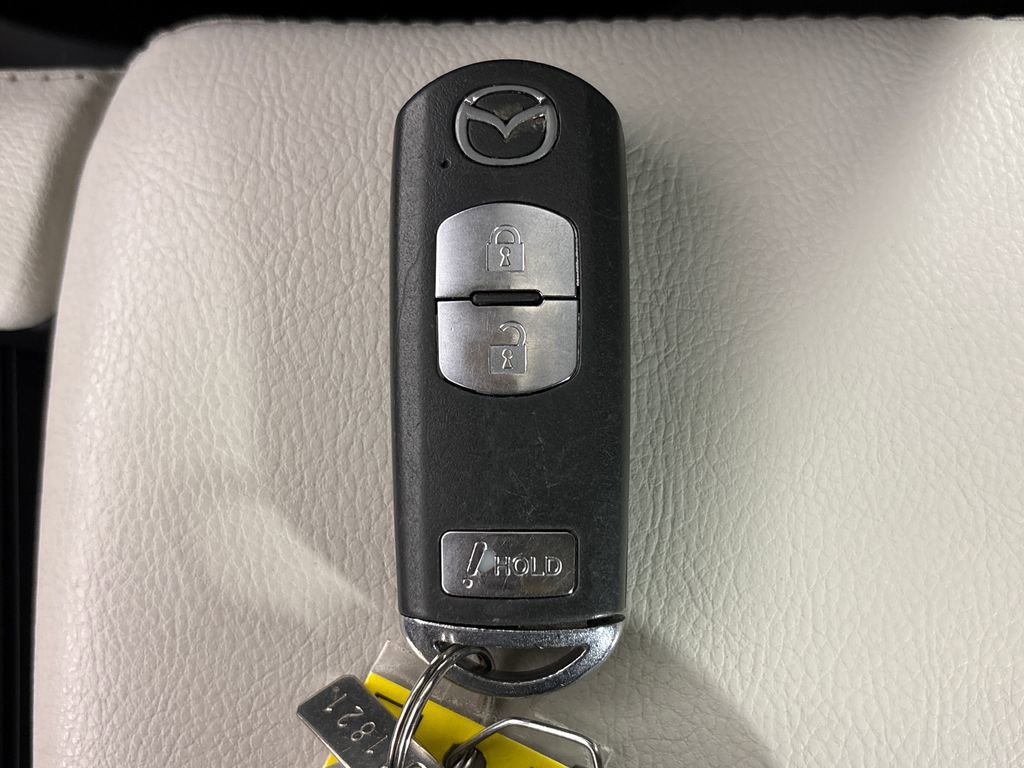 Used 2018 MAZDA MAZDA3 Grand Touring w/ Premium Equipment Package FWD image 32