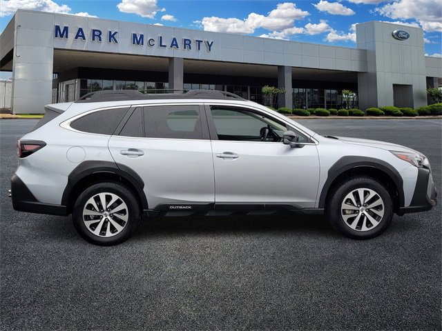 Used 2025 Subaru Outback Premium image 6