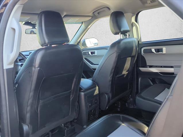 Certified 2022 Ford Explorer XLT w/ Equipment Group 202A AWD/4WD image 16