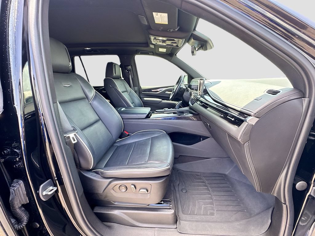 Used 2023 Cadillac Escalade Sport w/ LPO, ONYX Package RWD image 33