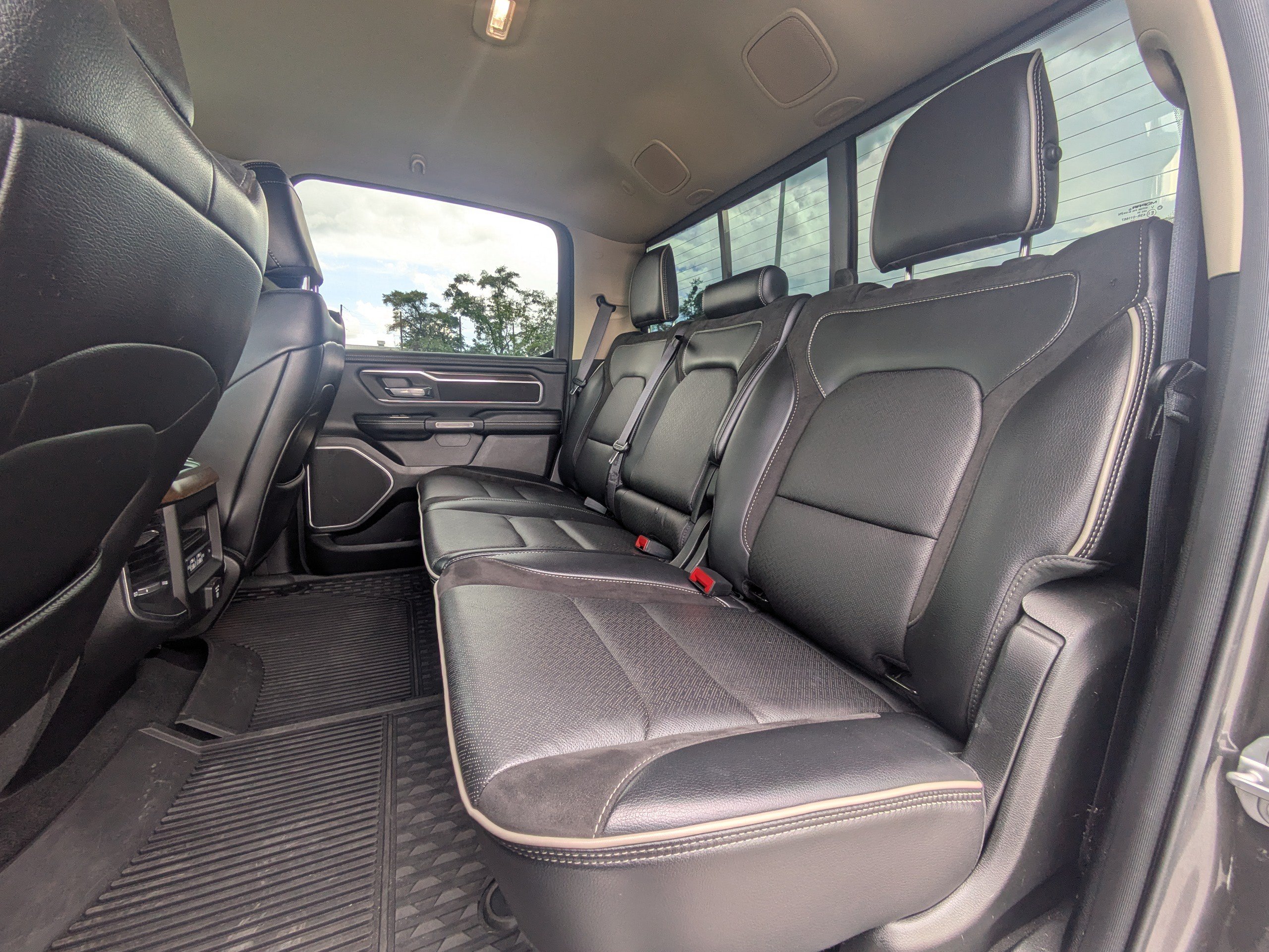 Used 2021 RAM 1500 Laramie AWD/4WD image 13