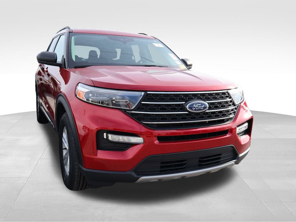 Certified 2022 Ford Explorer XLT w/ Equipment Group 202A AWD/4WD image 10