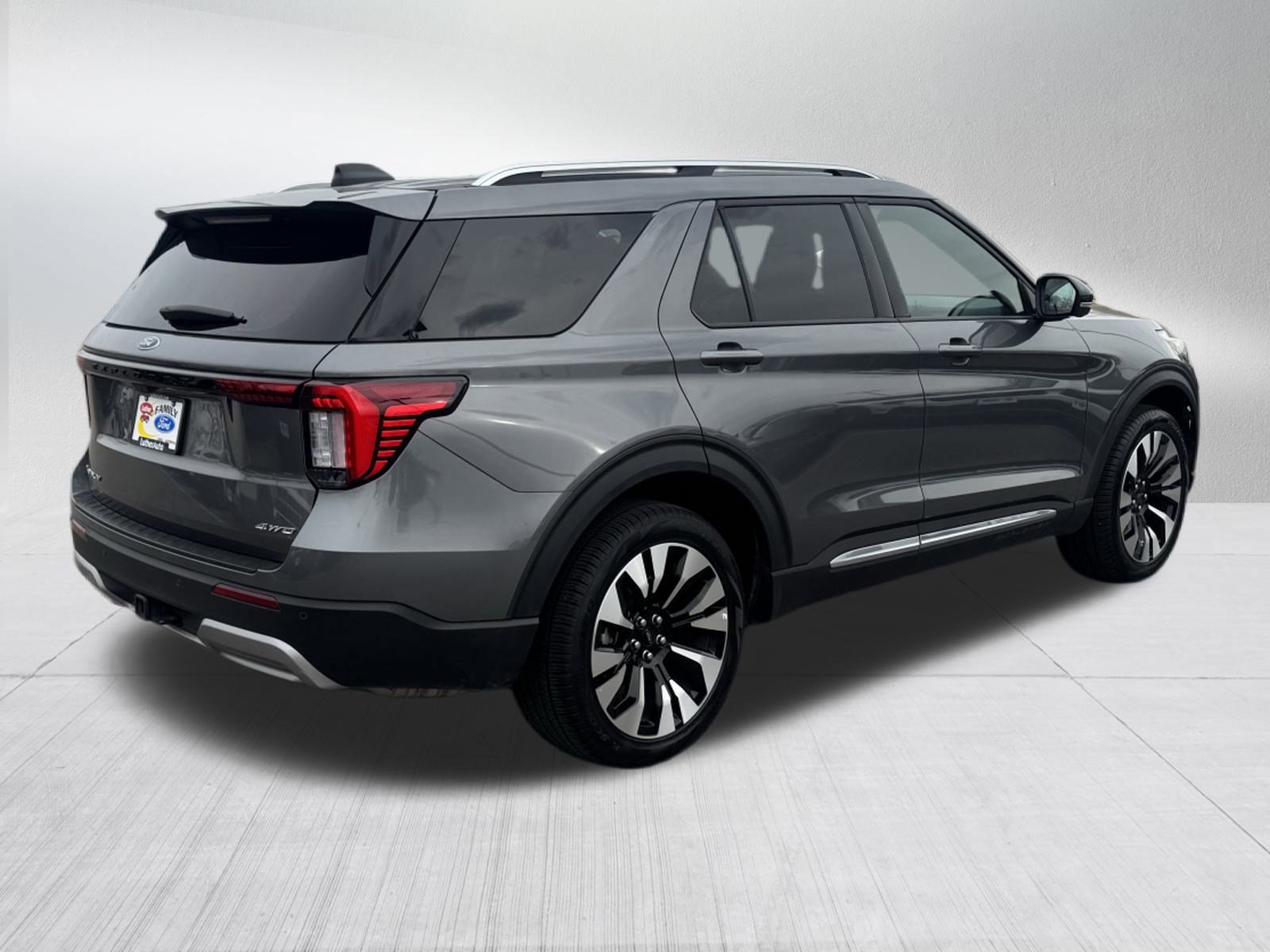 Certified 2025 Ford Explorer Platinum w/ LUX Leather Package image 5