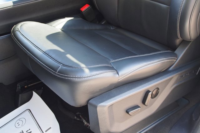 Certified 2025 Ford Expedition Platinum image 22