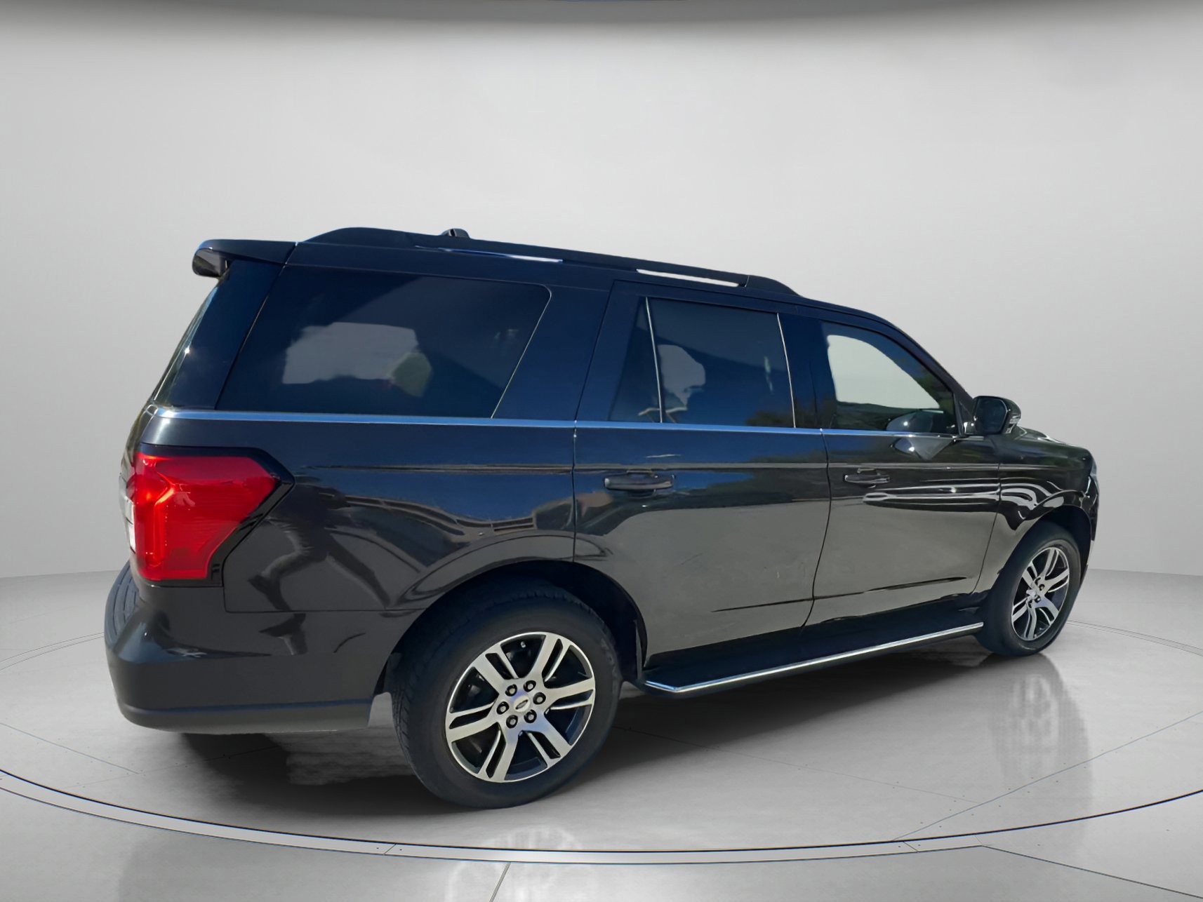 Certified 2023 Ford Expedition XLT image 24