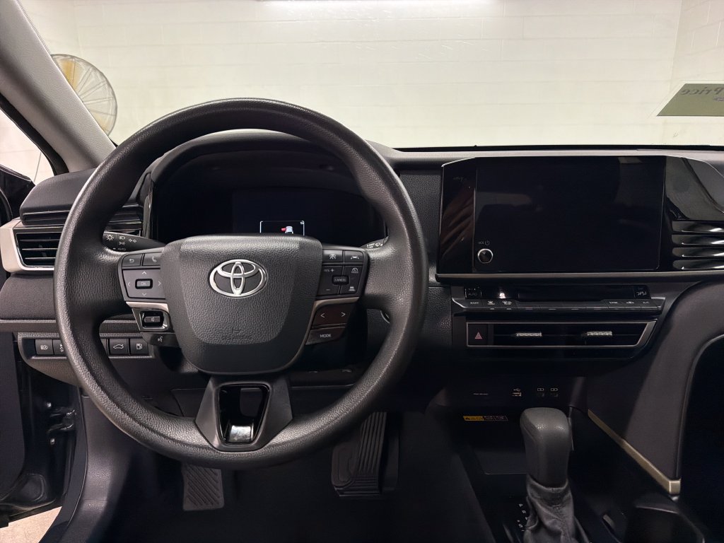Used 2025 Toyota Camry LE FWD image 9