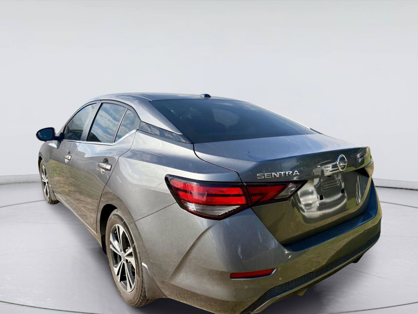 Used 2022 Nissan Sentra SV FWD image 5
