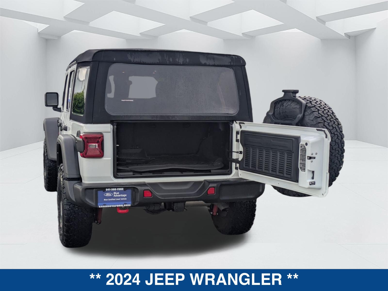 Used 2024 Jeep Wrangler Unlimited Rubicon AWD/4WD image 14