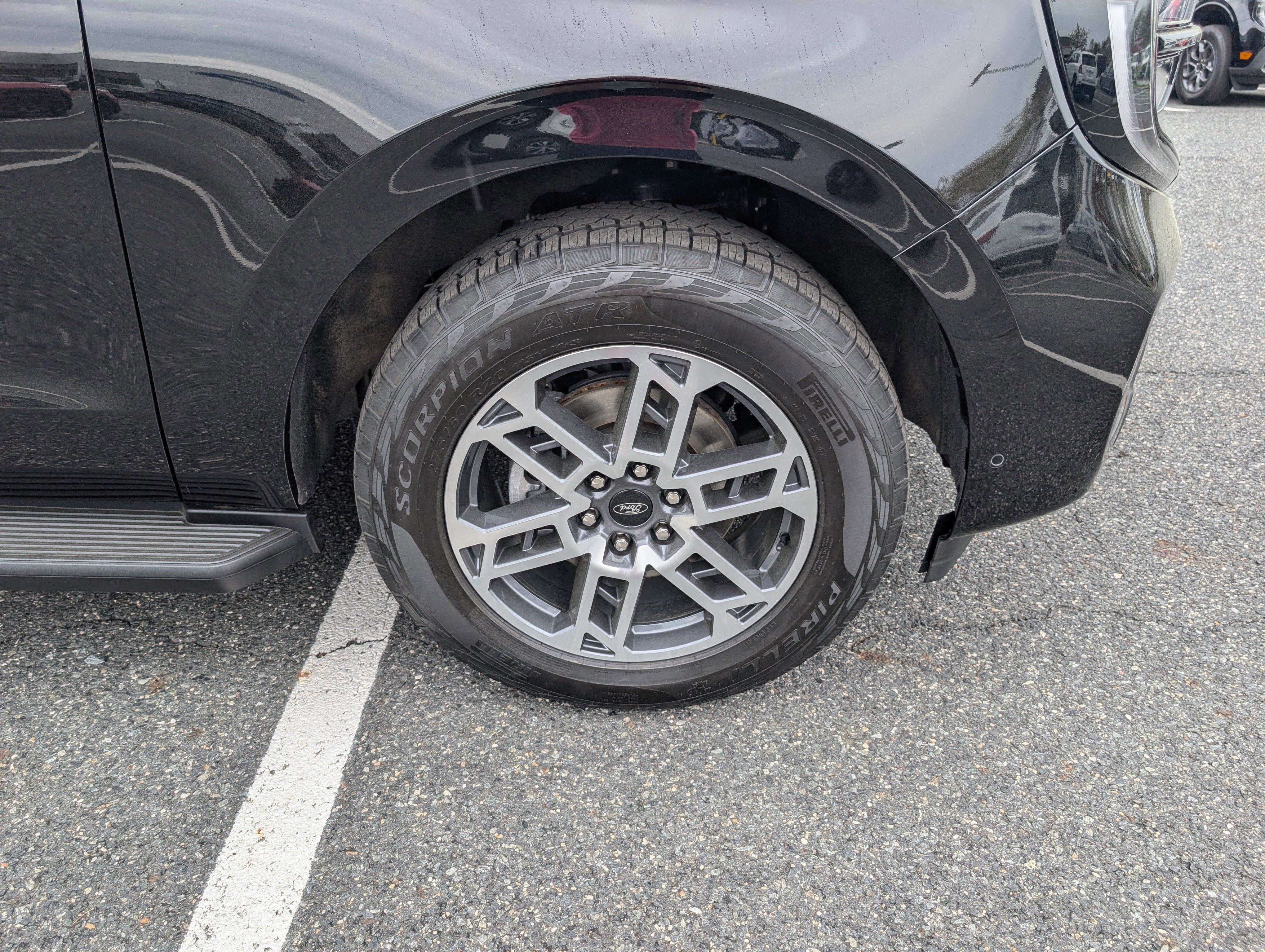 Certified 2025 Ford Expedition Active image 9