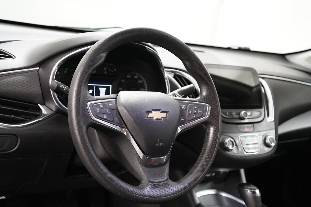 Used 2019 Chevrolet Malibu LT FWD image 12