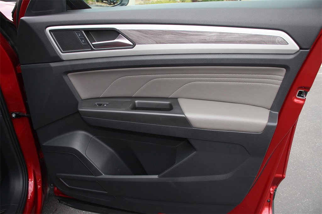 Used 2023 Volkswagen Atlas Cross Sport SE w/ Black Wheel Package image 28