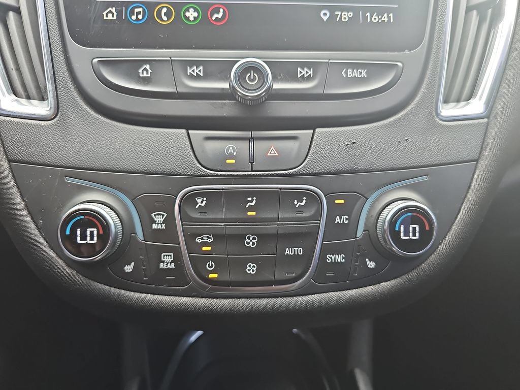 Used 2021 Chevrolet Malibu LT FWD image 22