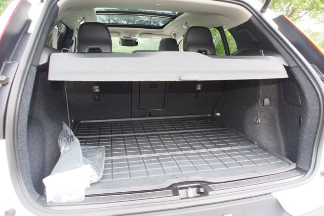 Used 2023 Volvo XC40 B5 Plus AWD/4WD image 15