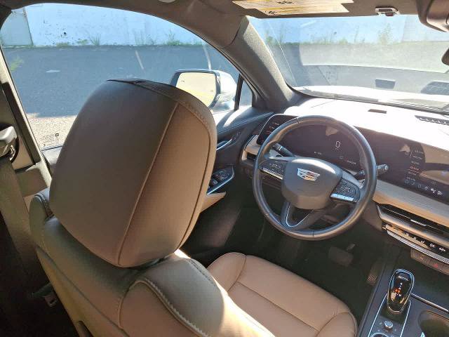 Used 2024 Cadillac XT4 Premium Luxury FWD image 15