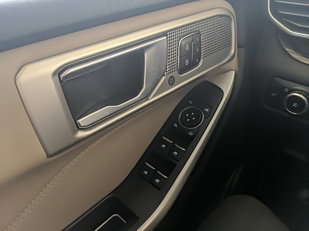 Certified 2023 Ford Explorer Limited w/ Equipment Group 301A image 28