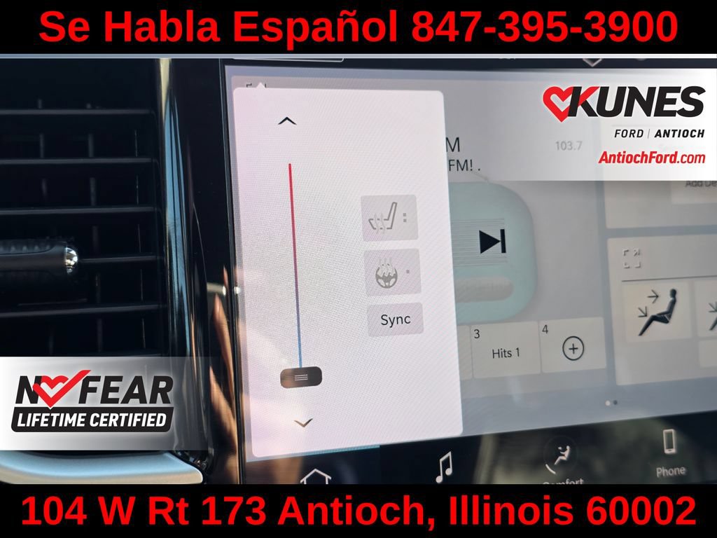 Used 2023 Chrysler Pacifica Touring-L FWD image 46