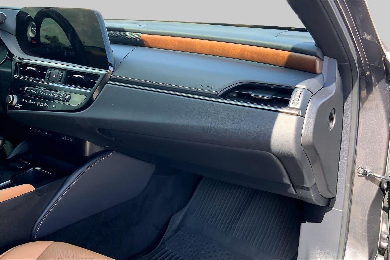 Used 2025 Lexus ES 350 w/ Premium Package FWD image 18