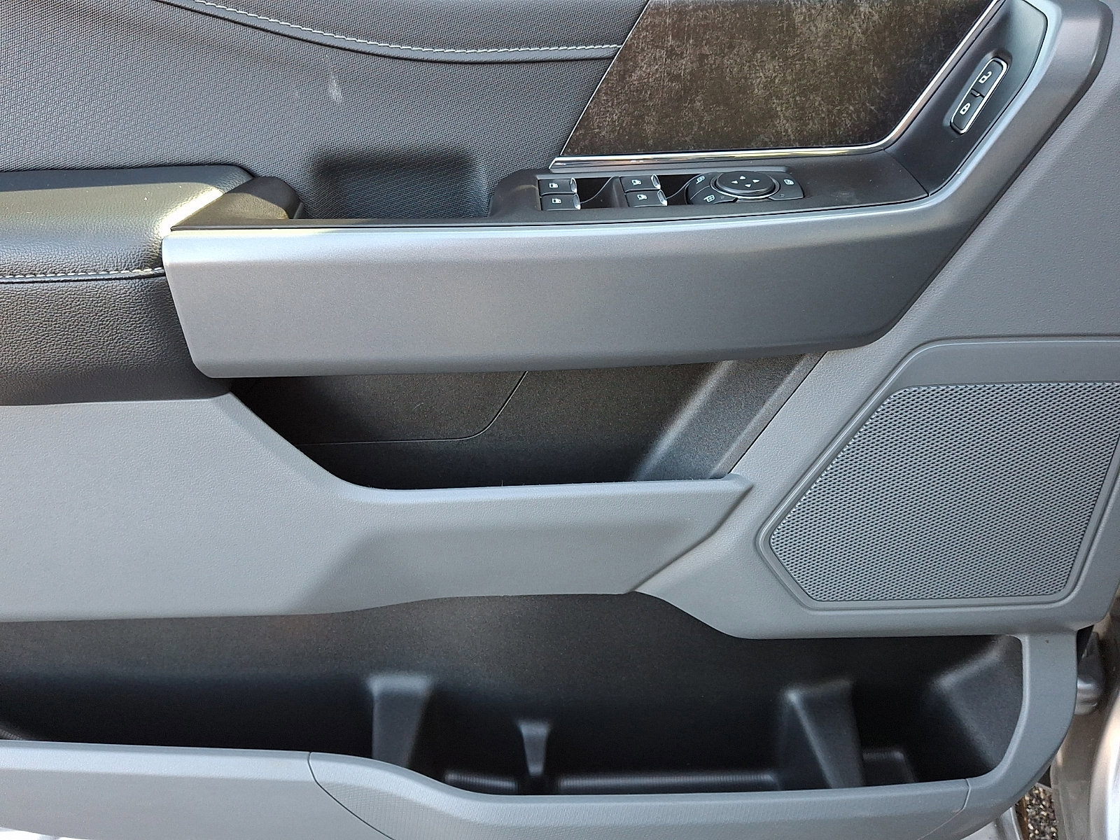 Certified 2022 Ford F150 XLT w/ Equipment Group 302A High image 12