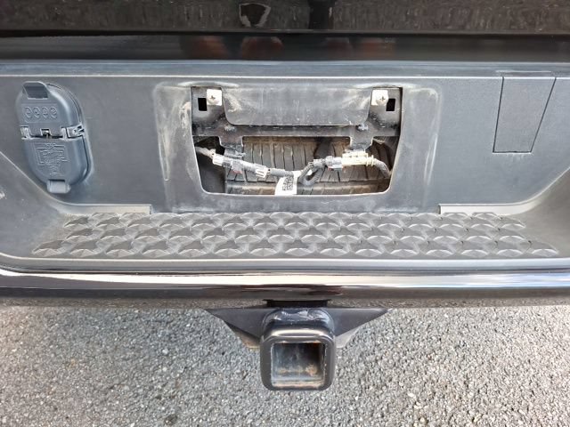 Used 2025 Chevrolet Colorado Trail Boss AWD/4WD image 29
