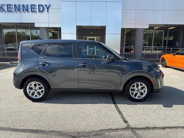 Used 2023 Kia Soul LX w/ LX Technology Package image 10