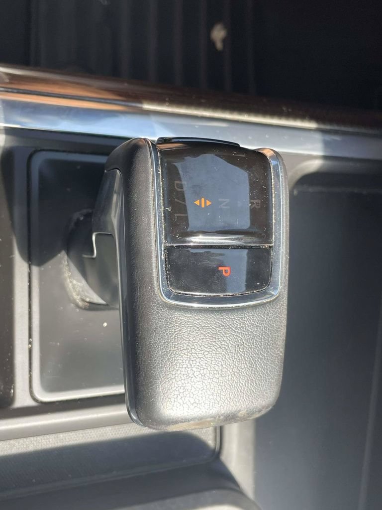 Used 2022 Chevrolet Silverado 1500 LT AWD/4WD image 17