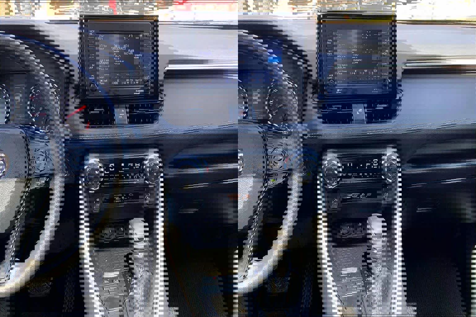 Used 2021 Toyota RAV4 XLE w/ Convenience Package image 9