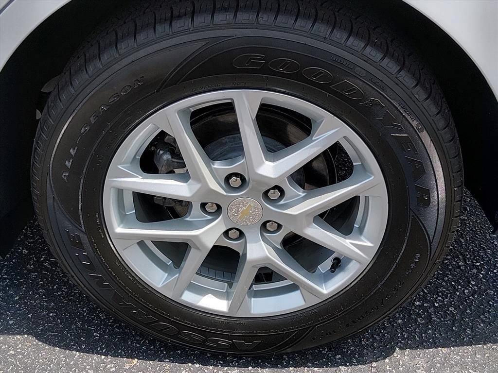 Used 2023 Chevrolet Equinox LS w/ LPO, Cargo Package FWD image 15