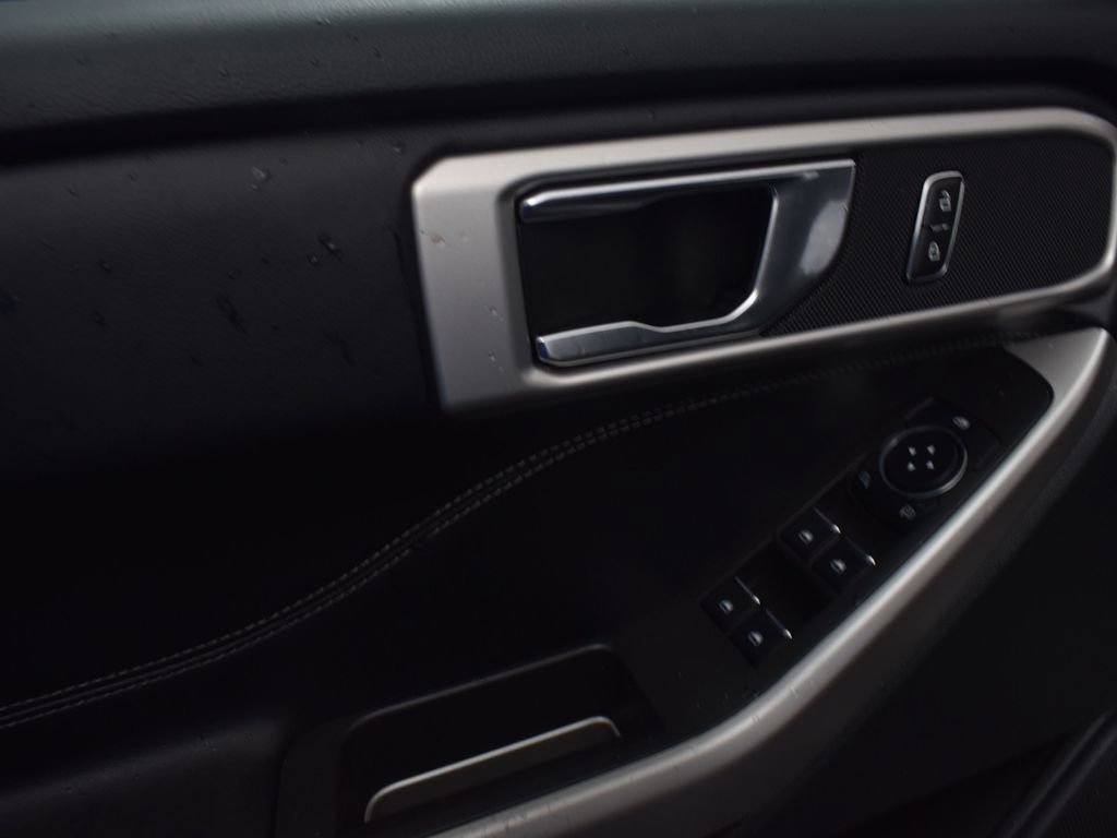 Certified 2024 Ford Explorer XLT w/ Class IV Trailer Tow Package image 11