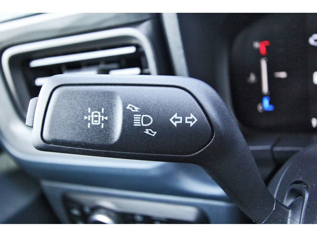 Certified 2025 Ford Maverick XL FWD image 16