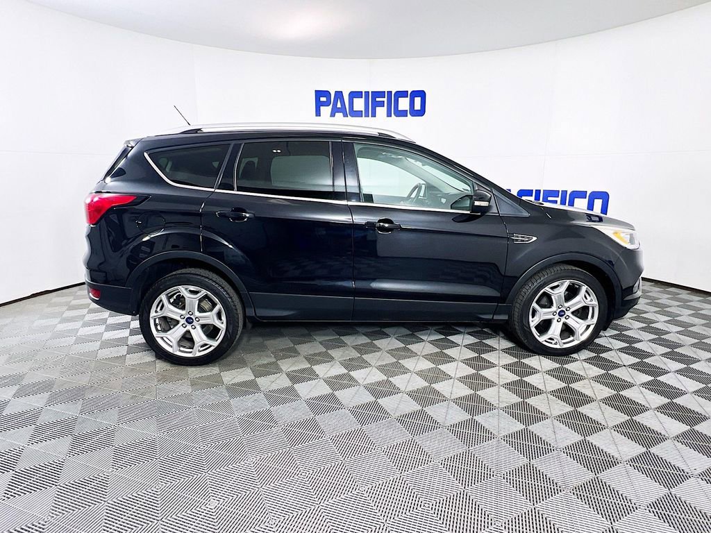 Certified 2019 Ford Escape Titanium AWD/4WD image 10