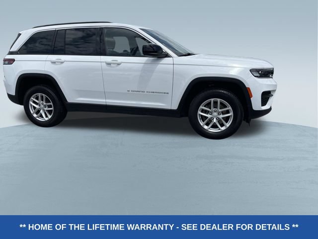 Used 2024 Jeep Grand Cherokee Laredo X AWD/4WD image 2