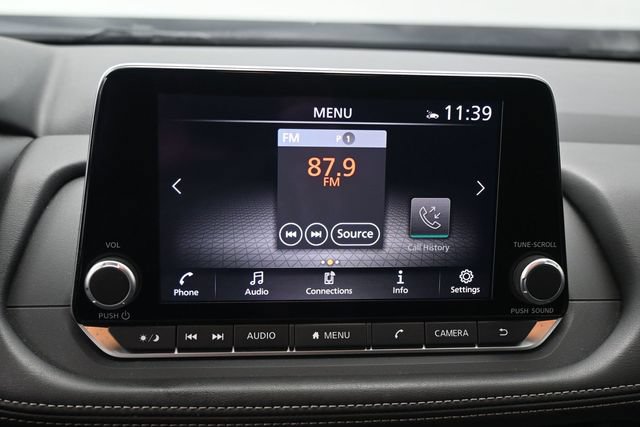 Used 2025 Nissan Rogue SV AWD/4WD image 11