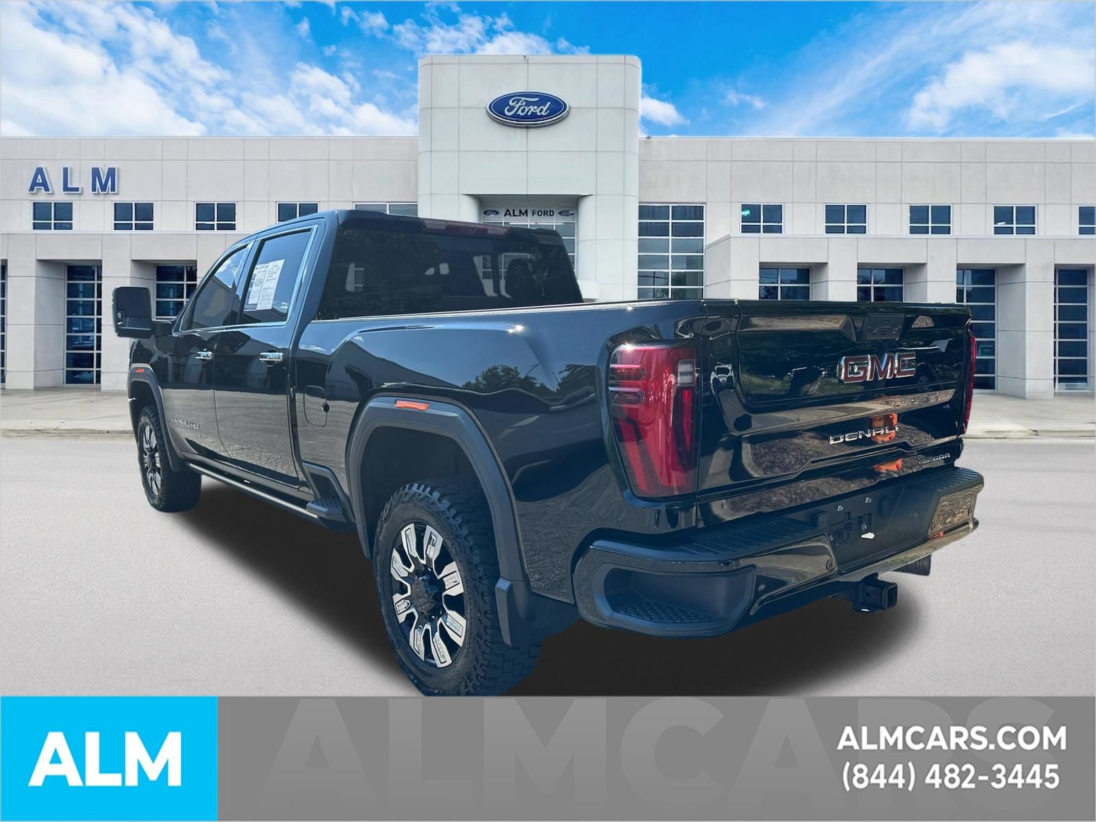 Used 2024 GMC Sierra 2500 Denali w/ Denali Reserve Package AWD/4WD image 8