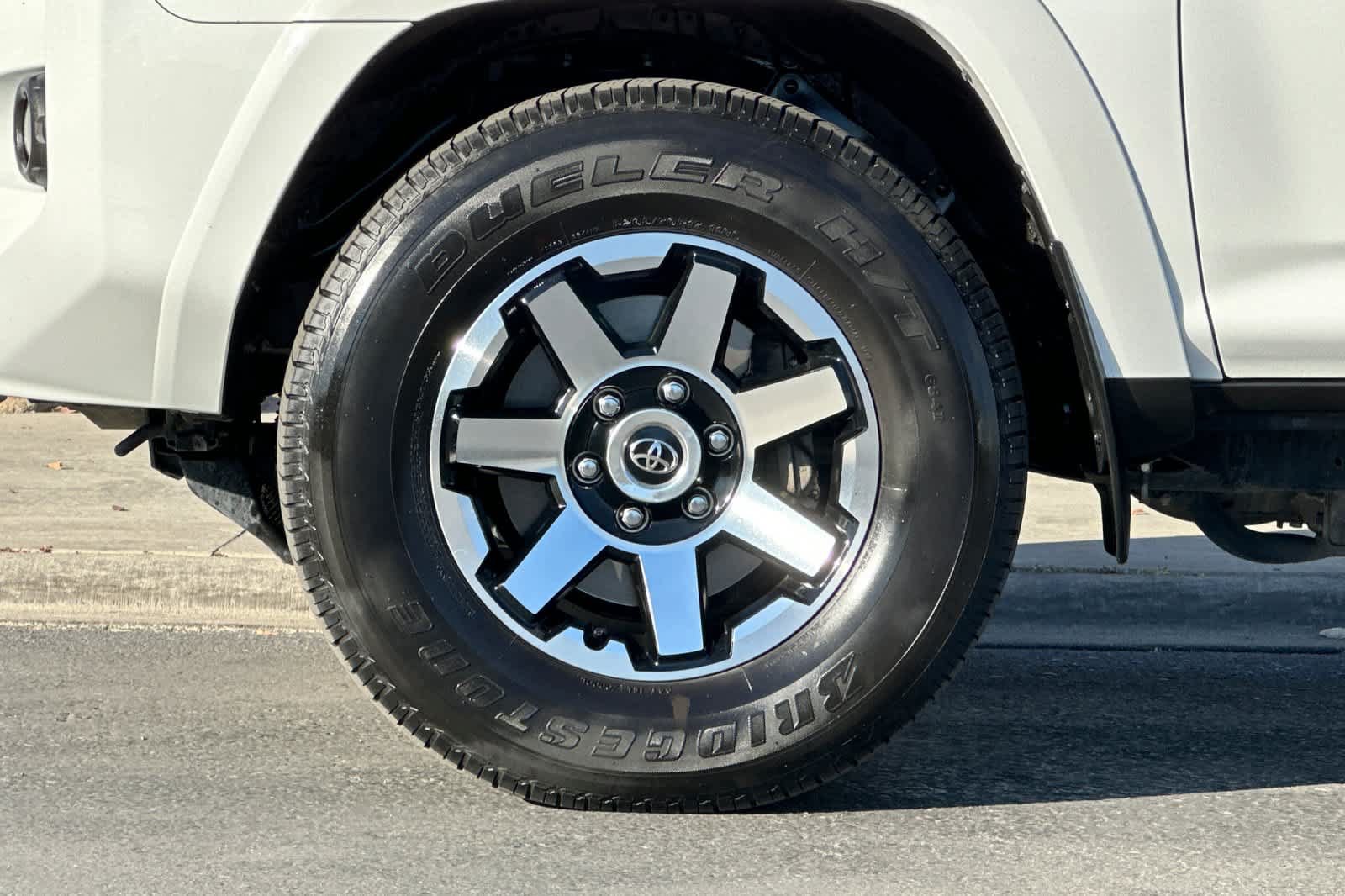Used 2023 Toyota 4Runner TRD Off-Road Premium w/ Off Road Premium Plus Package AWD/4WD image 27