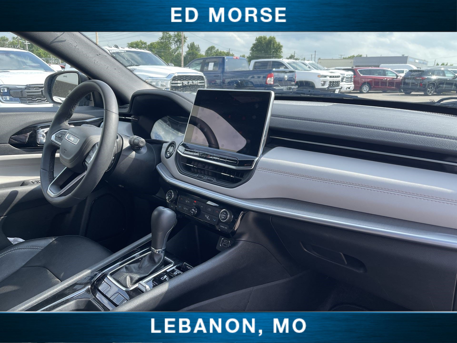 Used 2025 Jeep Compass Limited AWD/4WD image 28