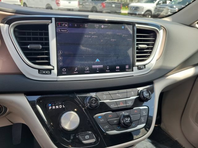 Used 2024 Chrysler Voyager LX FWD image 35