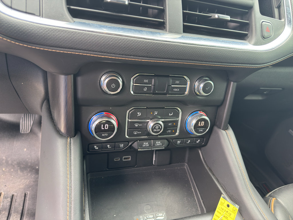 Used 2022 GMC Yukon AT4 w/ AT4 Premium Package AWD/4WD image 17